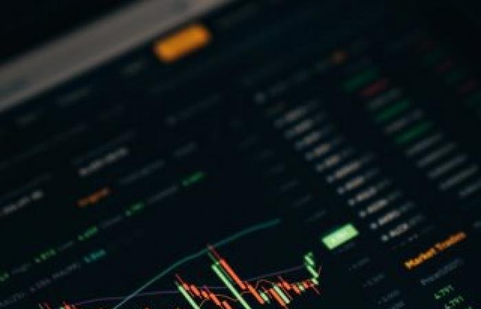 Stablecoin Market Dynamics: USDT Dominance vs USDC Growth in Evolving Regulatory Landscape 2025